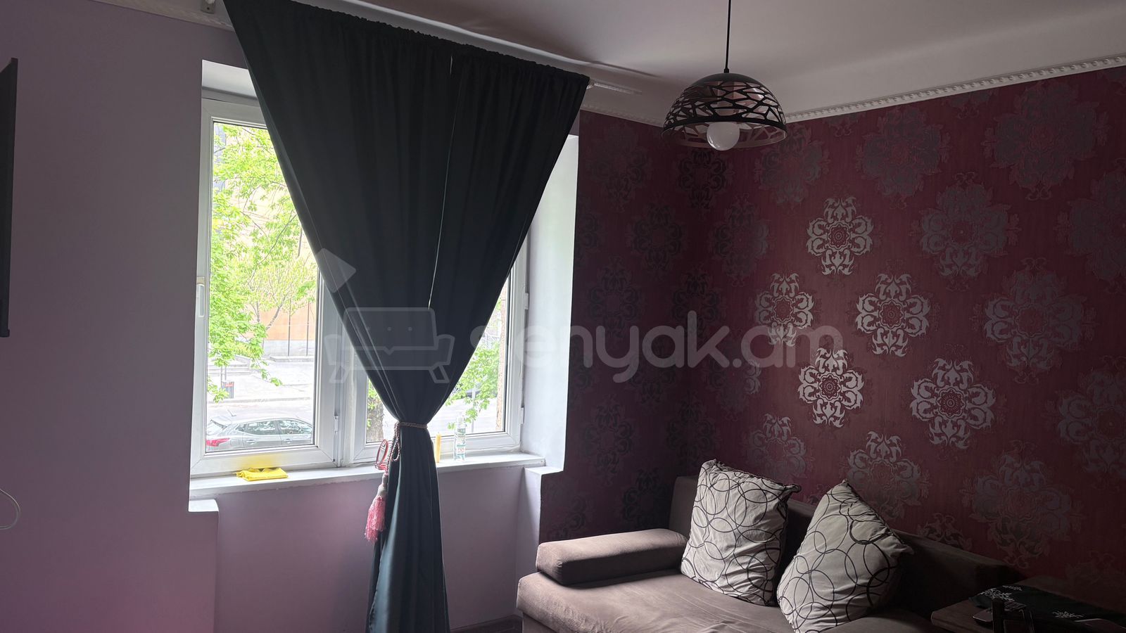 1 Սենյականոց Բնակարան Քարե Շենքում, 30քմ, 3/4 հարկ, Նորմալ Վիճակում