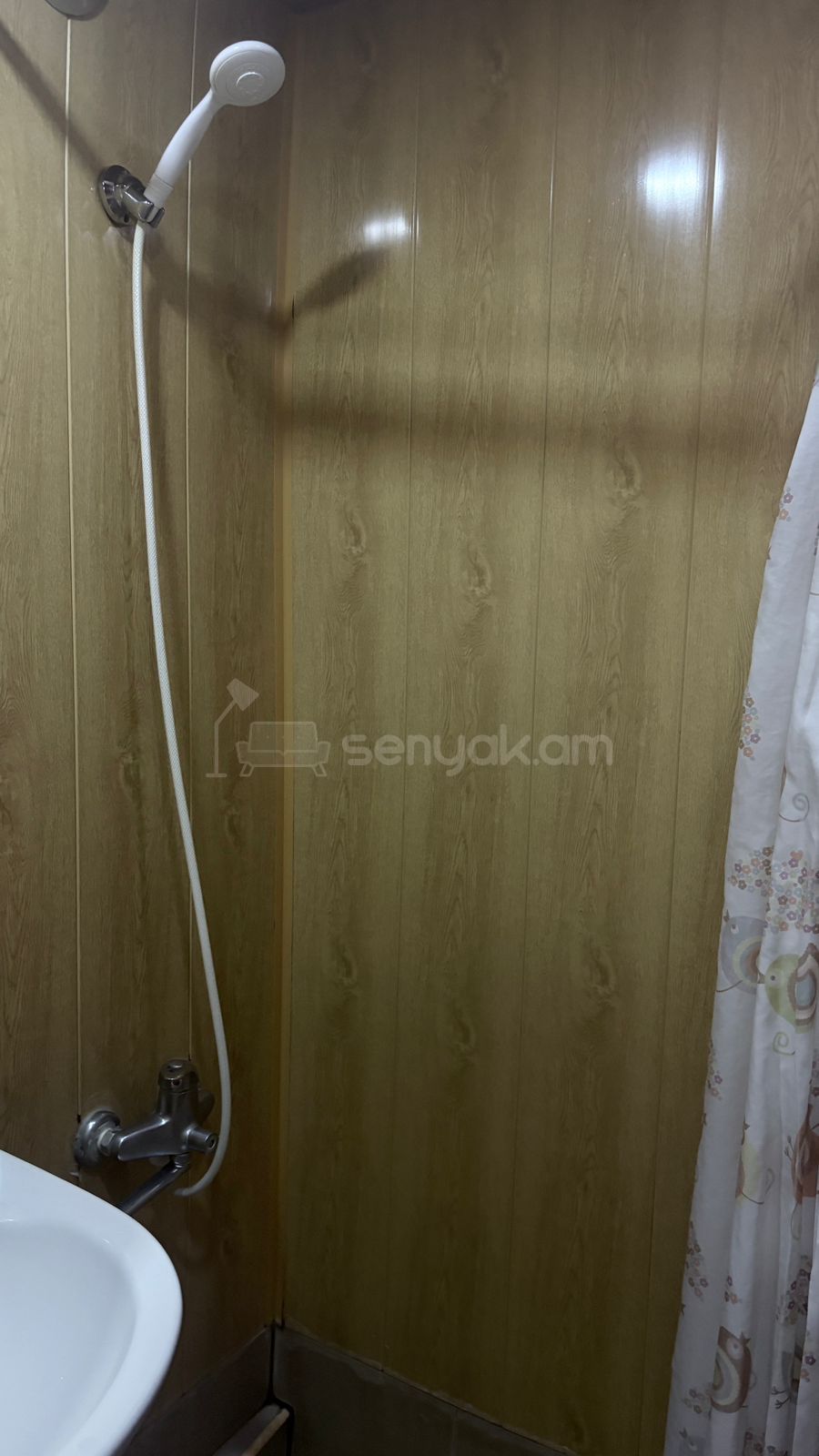 1 Սենյականոց Բնակարան Քարե Շենքում, 30քմ, 3/4 հարկ, Նորմալ Վիճակում