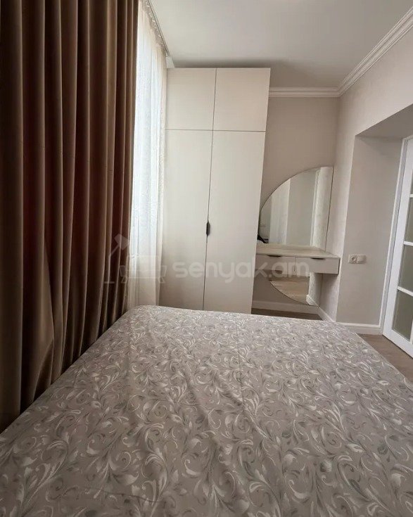 2 Սենյականոց Բնակարան Քարե Շենքում, 45քմ, 3/5 հարկ, Դիզայներական Վերանորոգված, Կահավորված, Արևկող