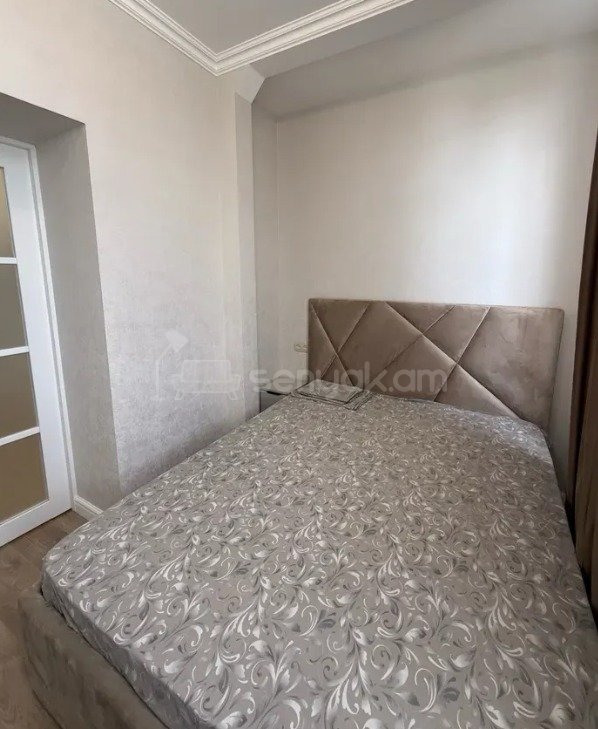 2 Սենյականոց Բնակարան Քարե Շենքում, 45քմ, 3/5 հարկ, Դիզայներական Վերանորոգված, Կահավորված, Արևկող