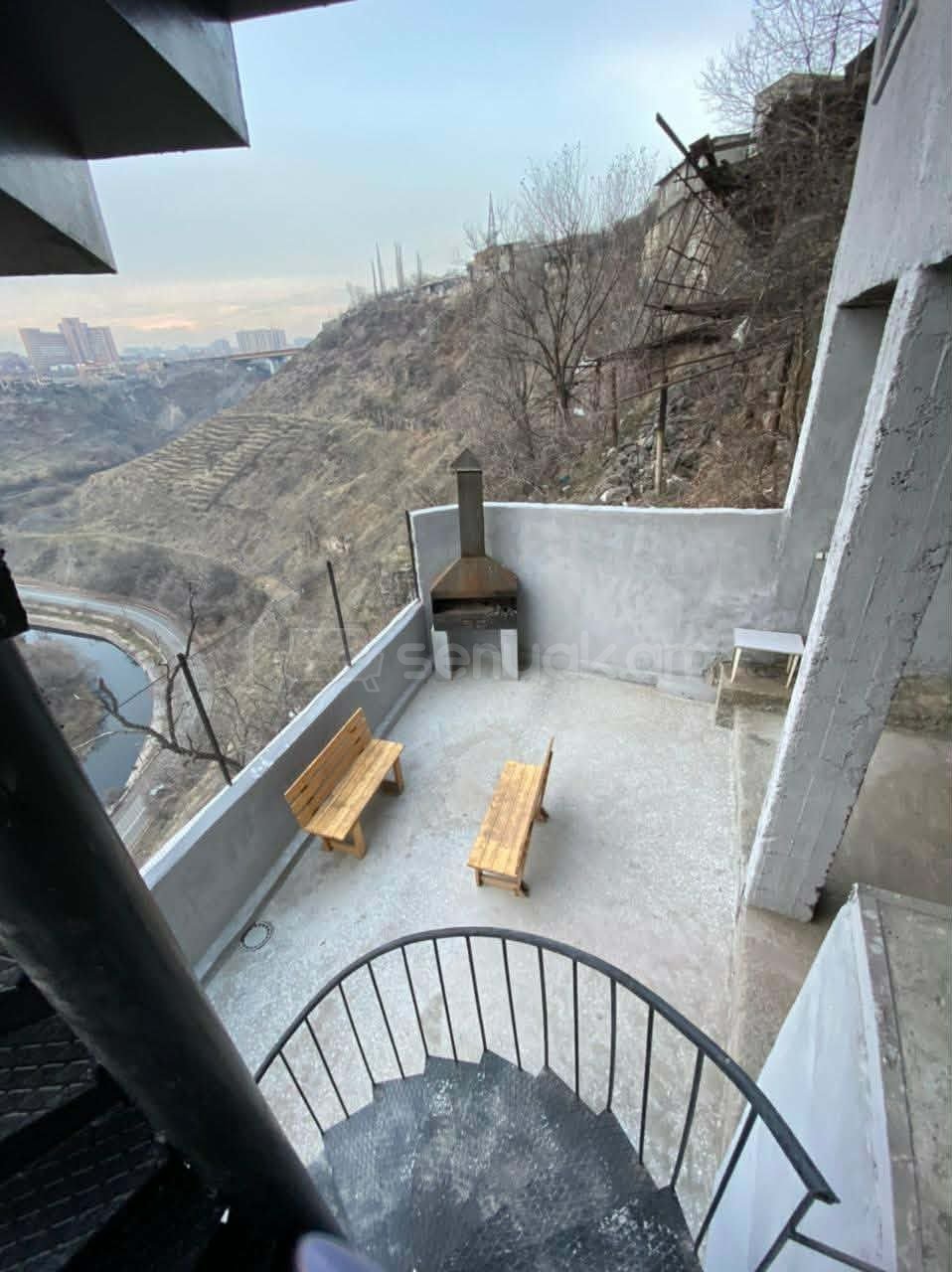 5 Սենյականոց Շքեղ Առանձնատուն, 280քմ, Կահավորված, Ավտոտնակով