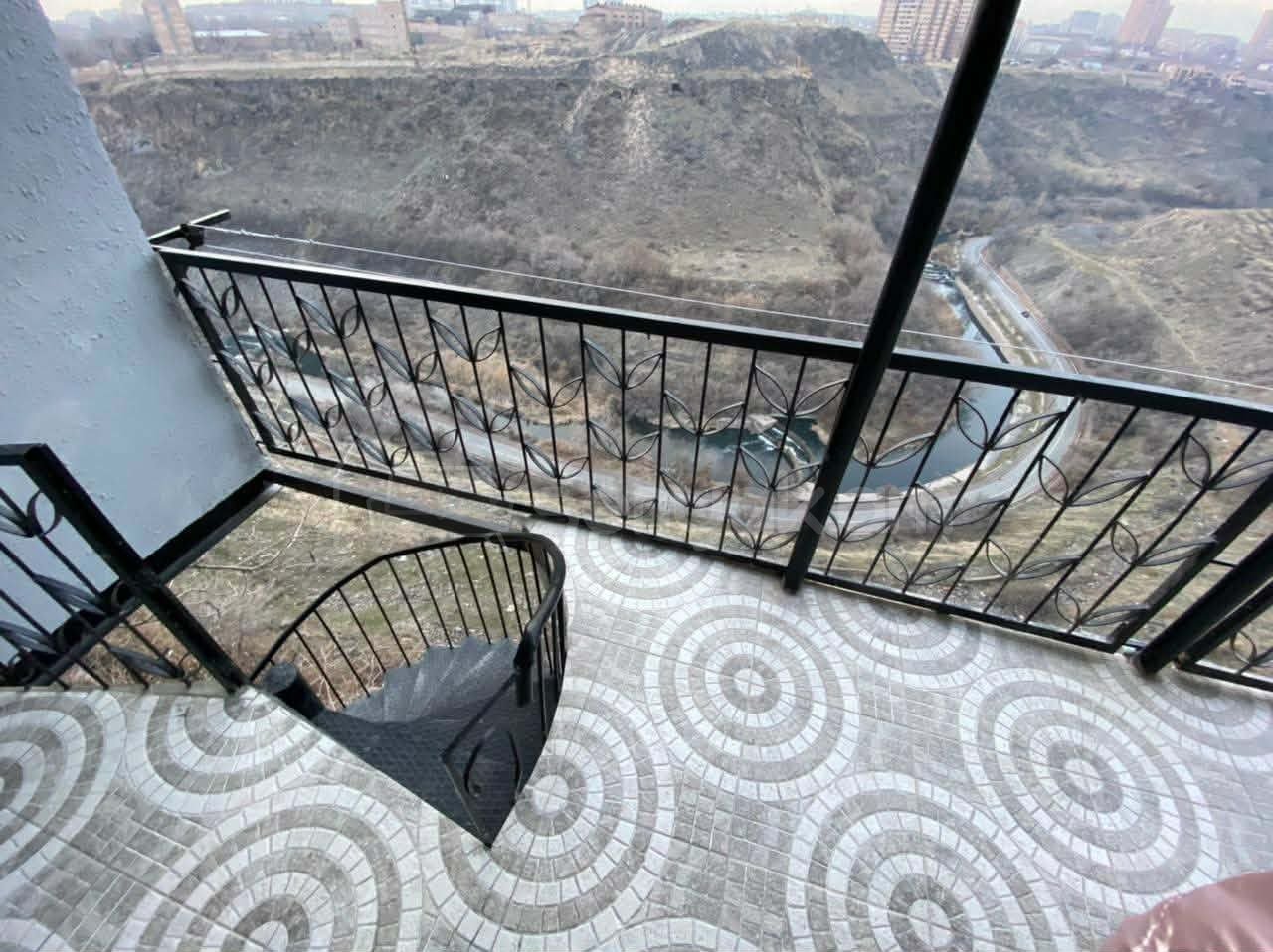 5 Սենյականոց Շքեղ Առանձնատուն, 280քմ, Կահավորված, Ավտոտնակով