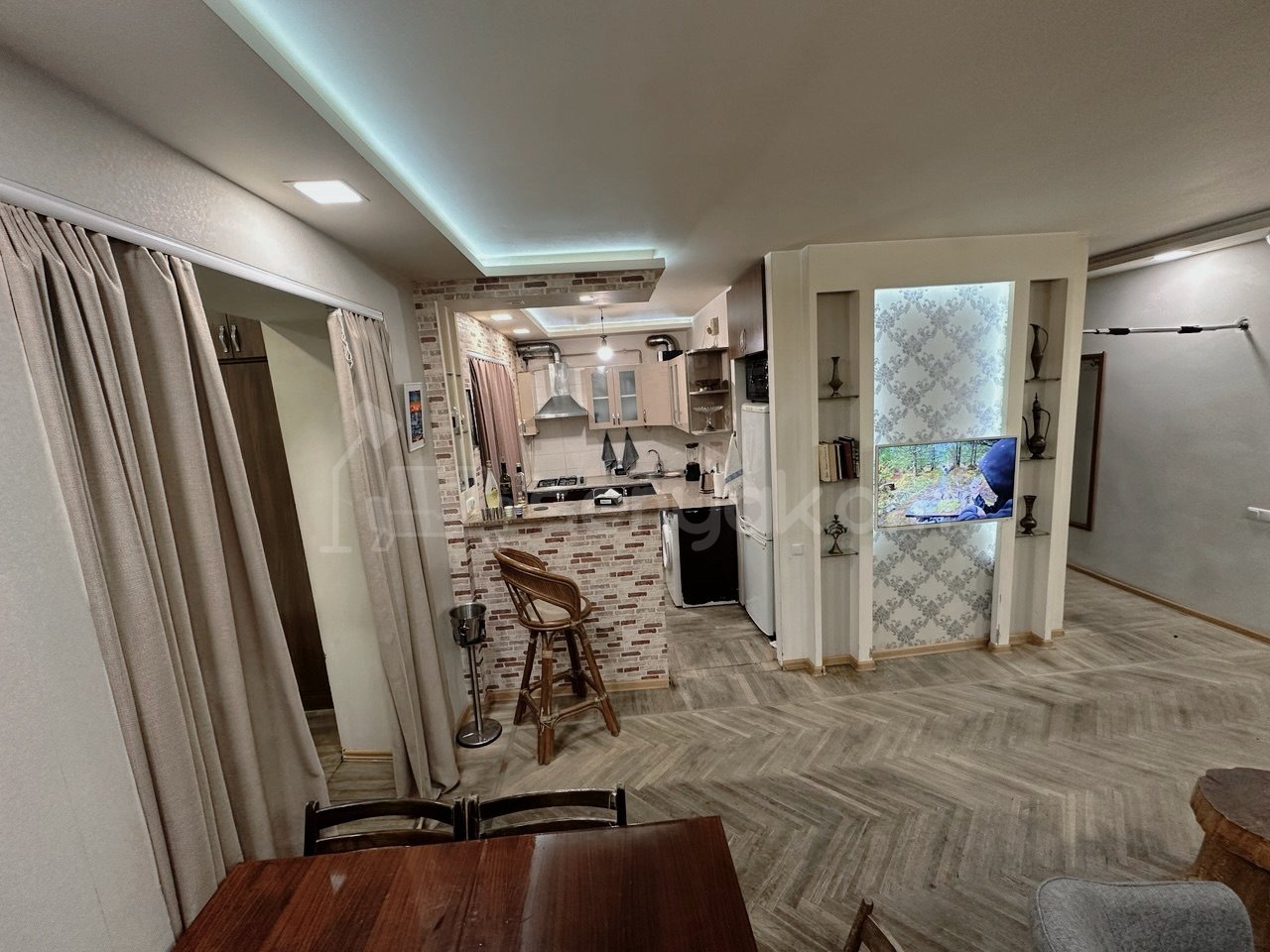 3 Սենյականոց Բնակարան Նորակառույց Քարե Շենքում, 60քմ, 1/4 հարկ, Դիզայներական Վերանորոգված, Կահավորված