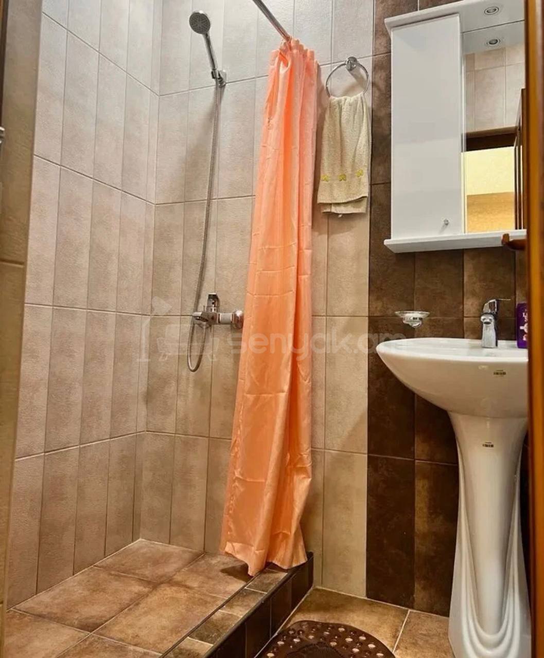 2 Սենյականոց Բնակարան Քարե Շենքում, 53քմ, 3/5 հարկ, Կապիտալ Վերանորոգված, Կահավորված