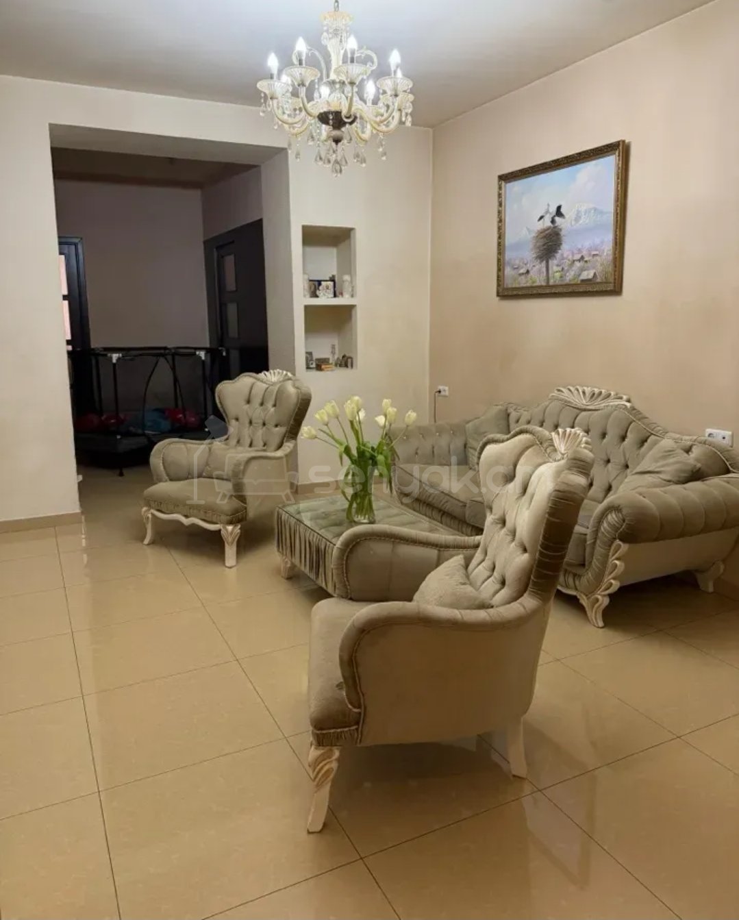 4 Սենյականոց Բնակարան Քարե Շենքում, 100քմ, 3/4 հարկ, Կապիտալ Վերանորոգված