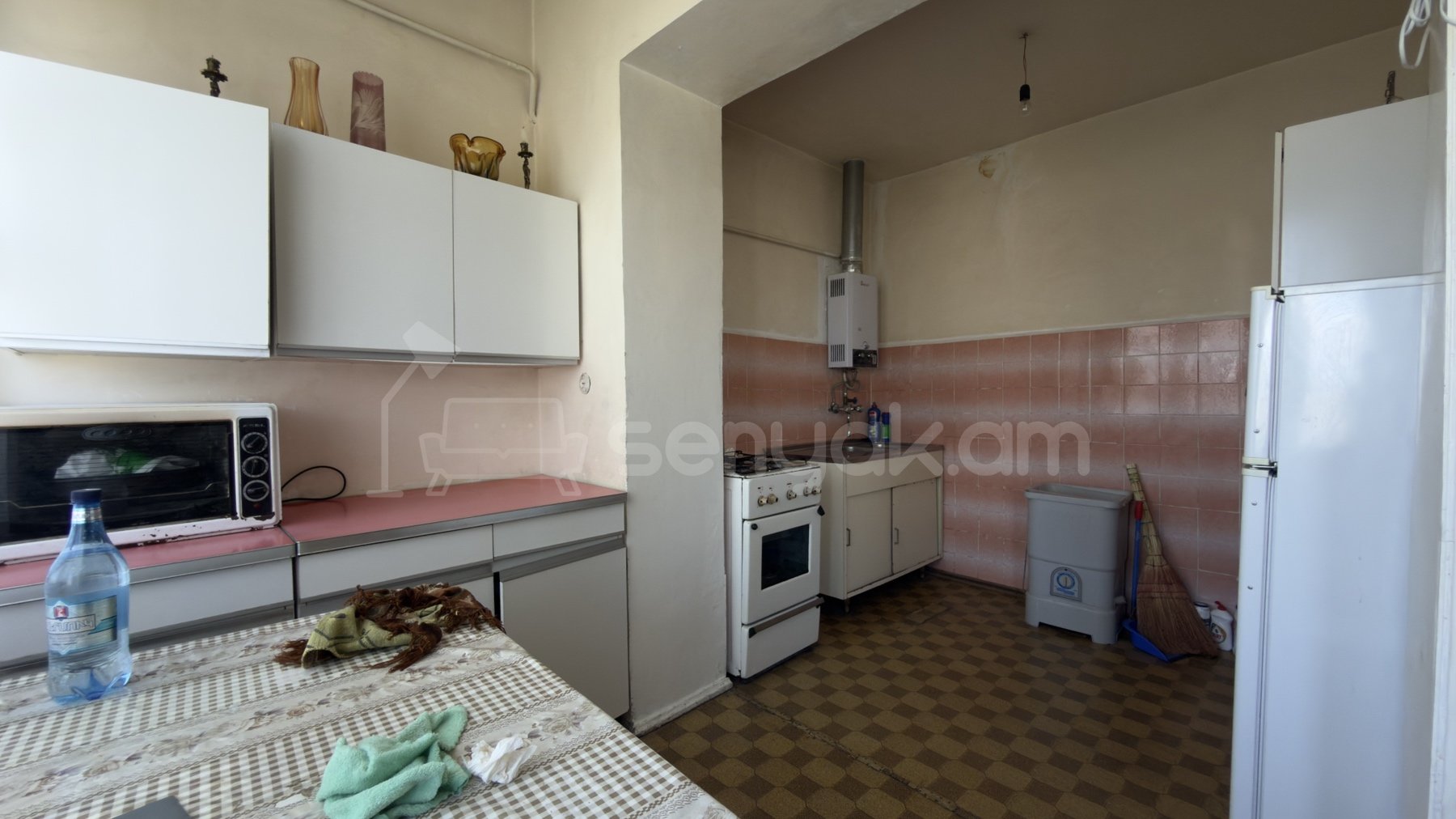 3 Սենյականոց Բնակարան Քարե Շենքում, 77քմ, 5/5 հարկ, Կոսմետիկ Վերանորոգված