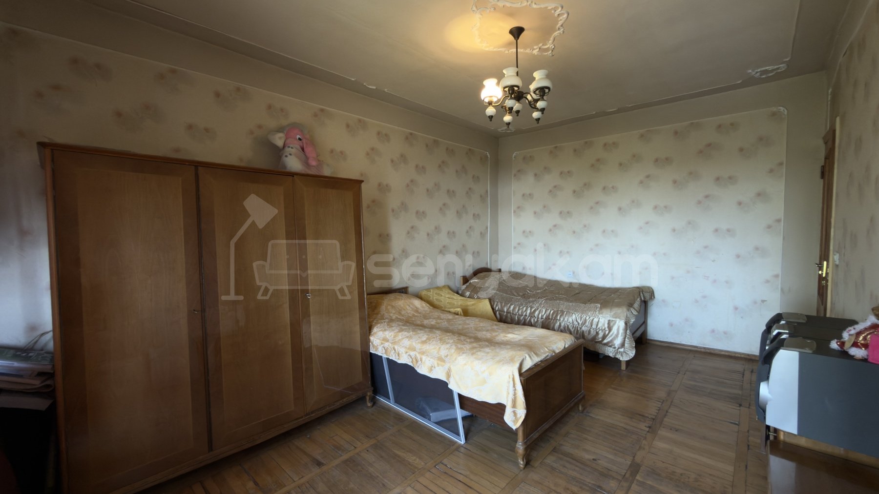 3 Սենյականոց Բնակարան Քարե Շենքում, 77քմ, 5/5 հարկ, Կոսմետիկ Վերանորոգված