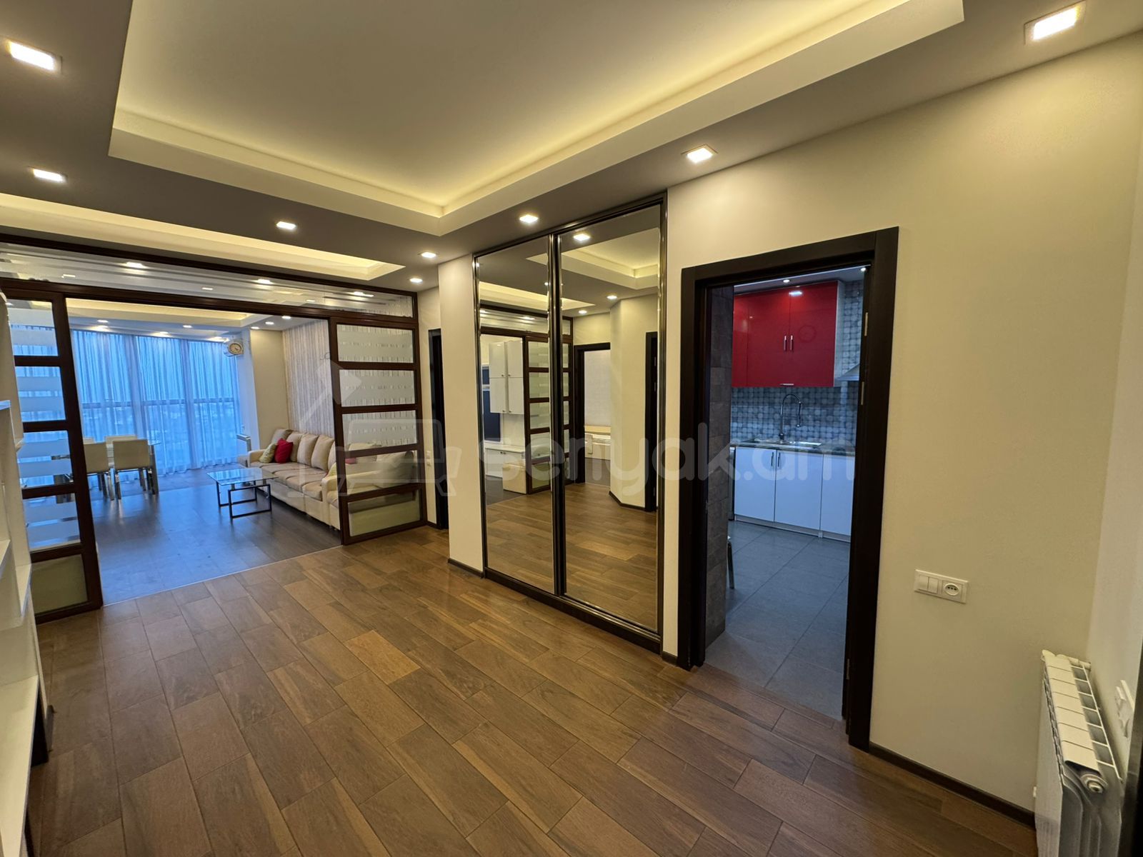 3 Սենյականոց Բնակարան Նորակառույցում, 98քմ, 6/18 հարկ, Կապիտալ Վերանորոգված