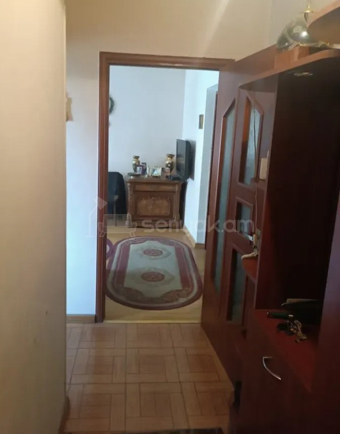 2 Սենյականոց Բնակարան Քարե Շենքում, 55քմ, 5/5 հարկ, Կապիտալ Վերանորոգված