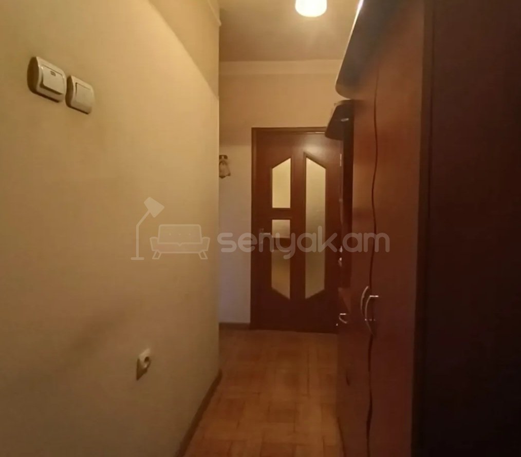 2 Սենյականոց Բնակարան Քարե Շենքում, 55քմ, 5/5 հարկ, Կապիտալ Վերանորոգված