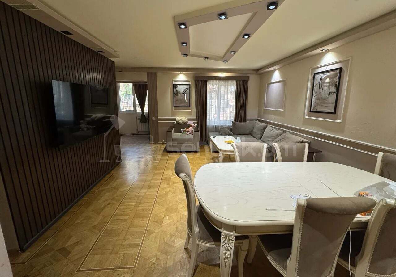 3 Սենյականոց Բնակարան Քարե Շենքում, 72քմ, 2/5 հարկ, Կապիտալ Վերանորոգված