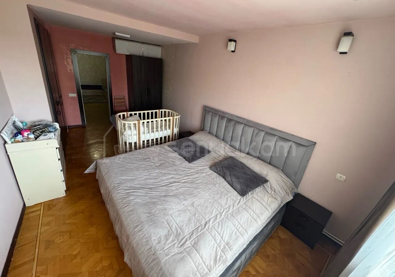 3 Սենյականոց Բնակարան Քարե Շենքում, 72քմ, 2/5 հարկ, Կապիտալ Վերանորոգված