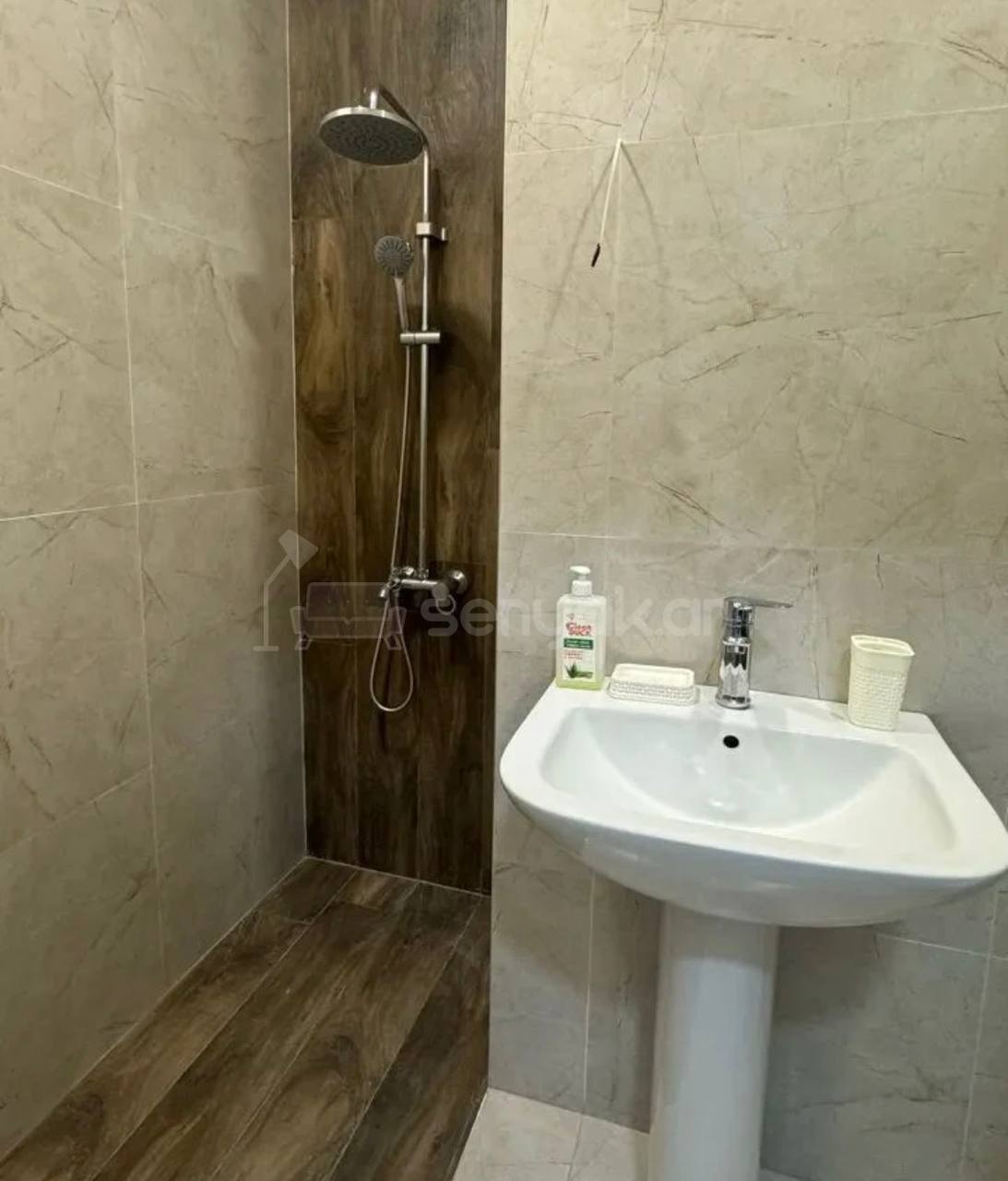 2 Սենյականոց Բնակարան Քարե Շենքում, 42քմ, 1/5 հարկ, Կապիտալ Վերանորոգված, Կահավորված, Արևկող