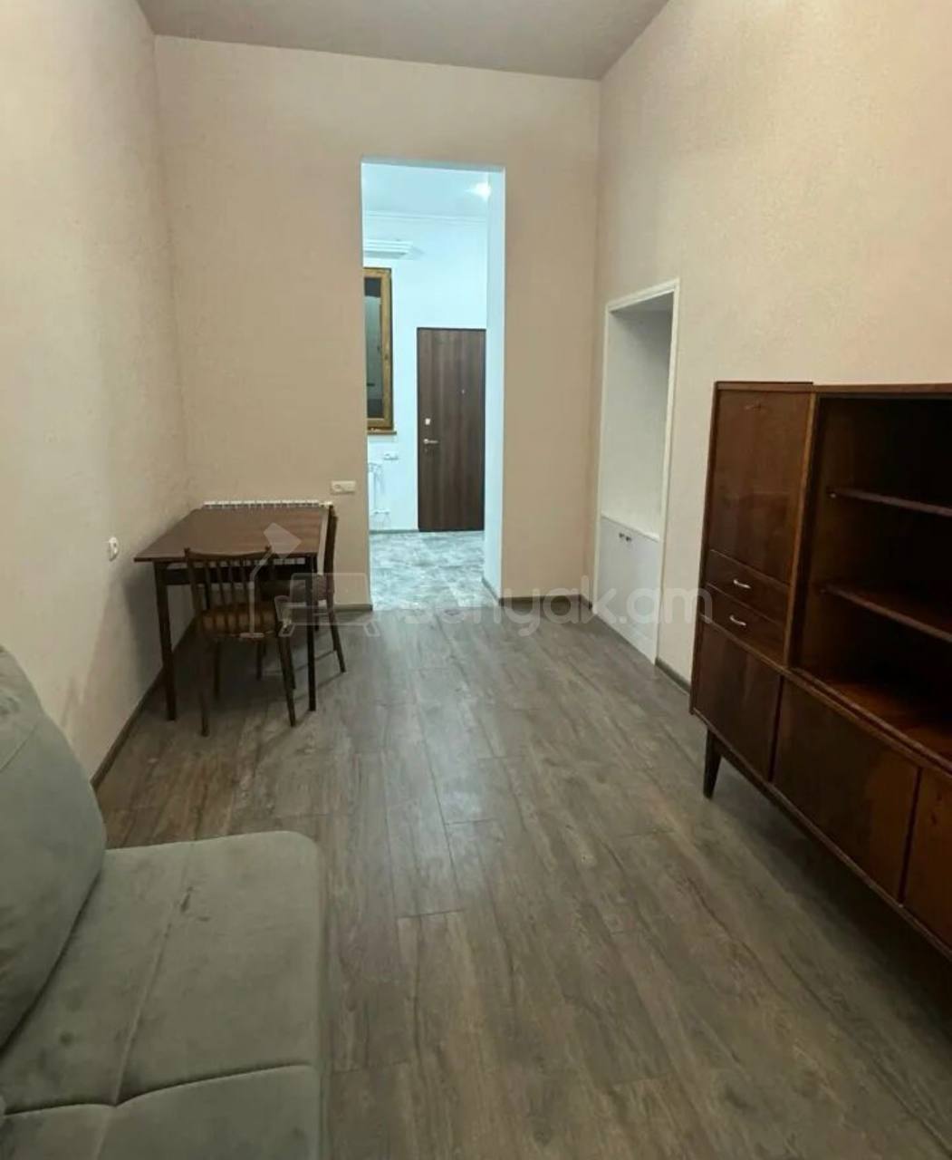 2 Սենյականոց Բնակարան Քարե Շենքում, 42քմ, 1/5 հարկ, Կապիտալ Վերանորոգված, Կահավորված, Արևկող