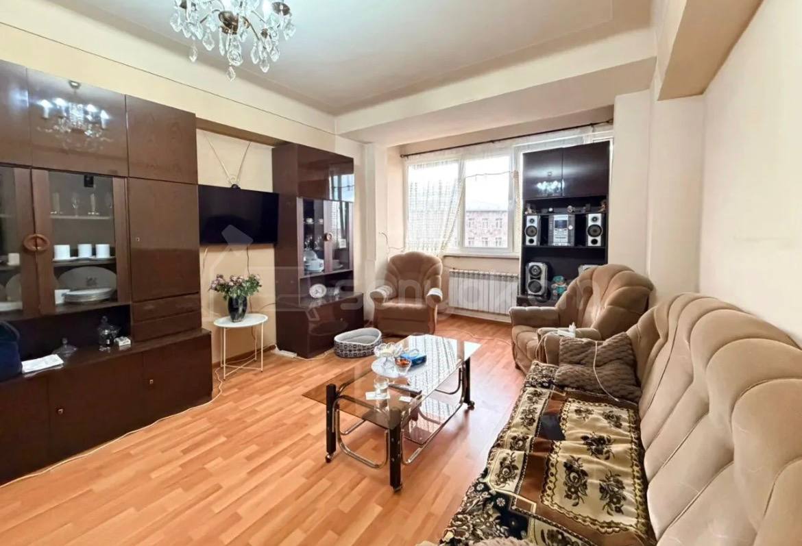 1 Սենյականոց Բնակարան, 40քմ, 4/9 հարկ, Նորմալ Վիճակում