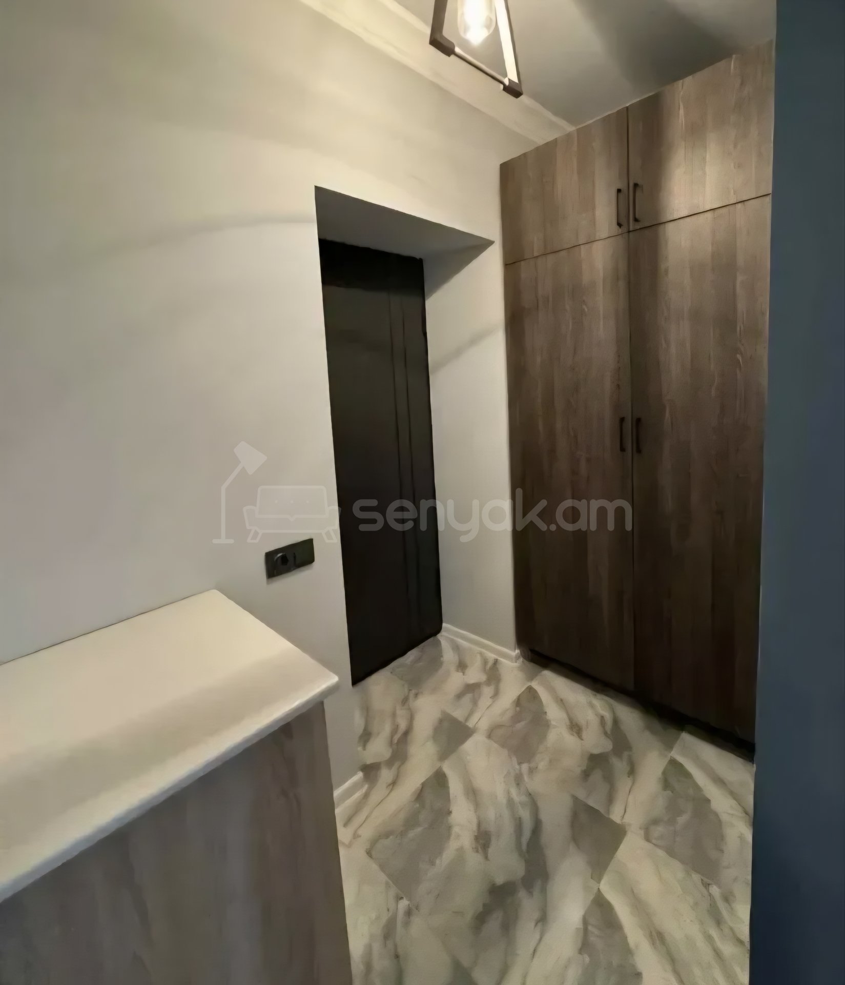 1 Սենյականոց Բնակարան Քարե Շենքում, 33քմ, 4/4 հարկ, Կապիտալ Վերանորոգված, Կահավորված