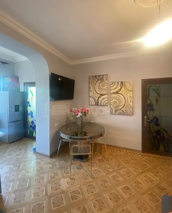 2 Սենյականոց Բնակարան Քարե Շենքում, 52քմ, 4/4 հարկ, Դիզայներական Վերանորոգված