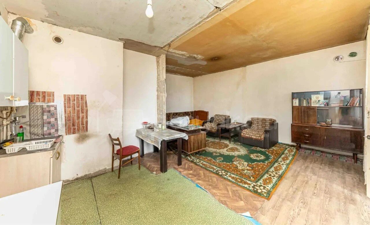 2 Սենյականոց Բնակարան, 60քմ, 9/9 հարկ, Պետական Վիճակում
