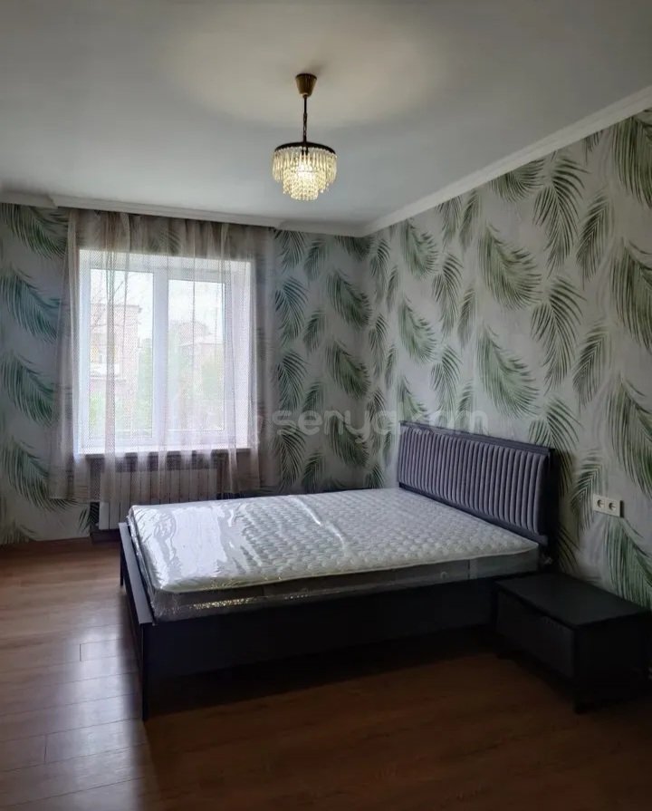 3 Սենյականոց Բնակարան Քարե Շենքում, 71քմ, 3/5 հարկ, Դիզայներական Վերանորոգված, Կահավորված