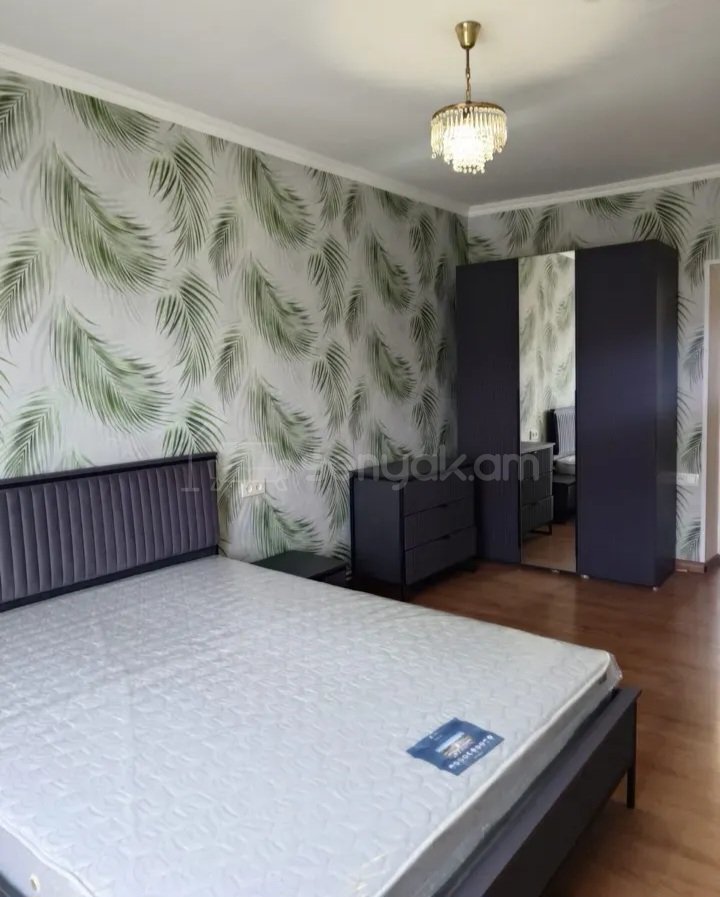 3 Սենյականոց Բնակարան Քարե Շենքում, 71քմ, 3/5 հարկ, Դիզայներական Վերանորոգված, Կահավորված