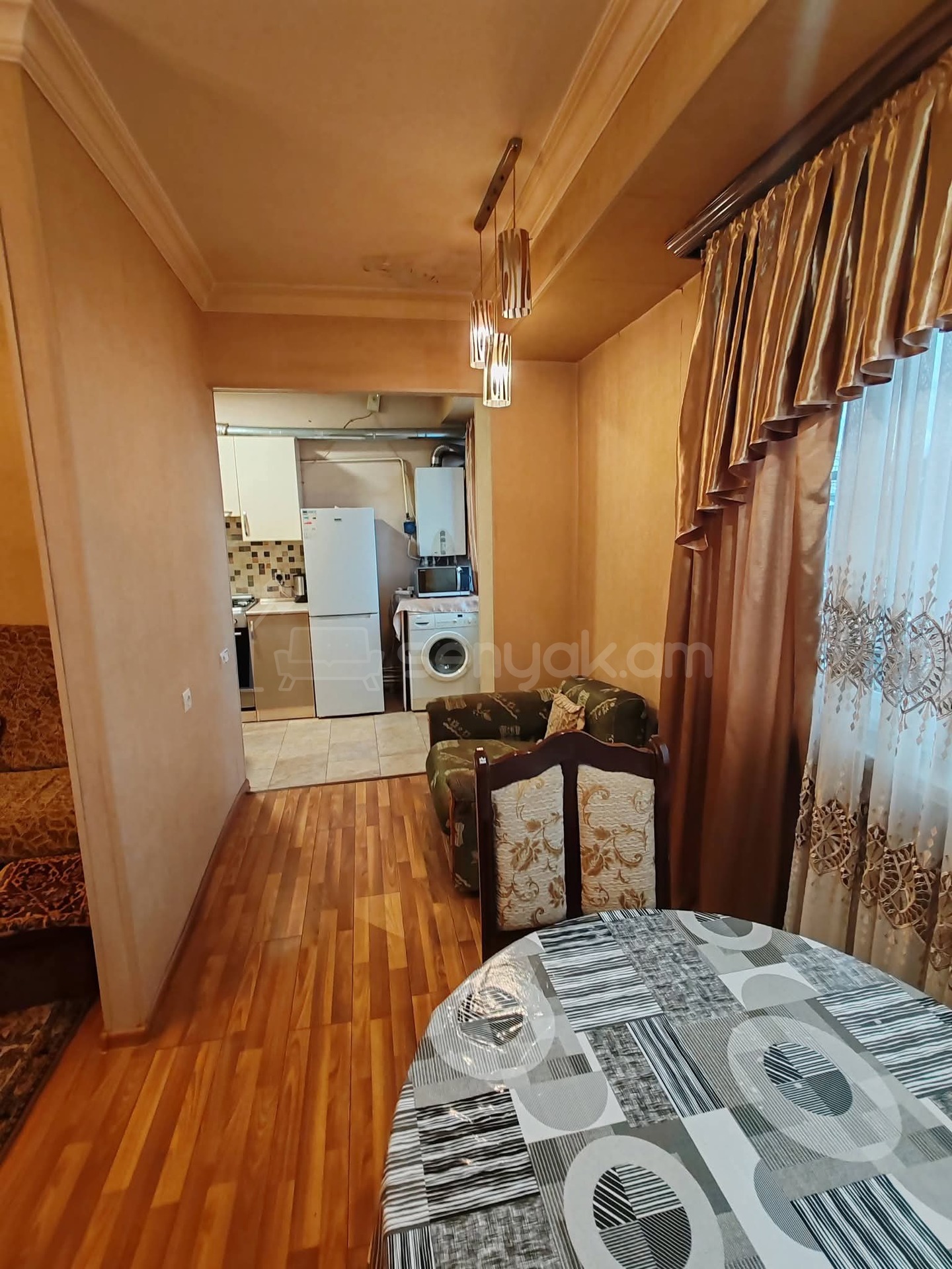 4 Սենյականոց Բնակարան, 100քմ, 6/9 հարկ, Նորմալ Վիճակում, Կահավորված