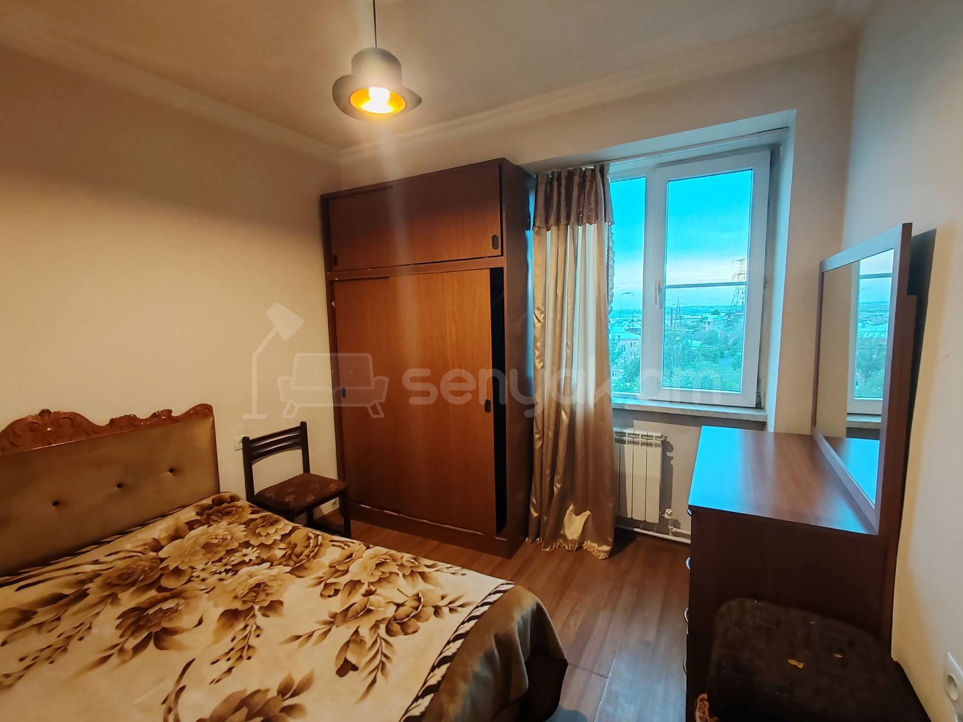 4 Սենյականոց Բնակարան, 100քմ, 6/9 հարկ, Նորմալ Վիճակում, Կահավորված