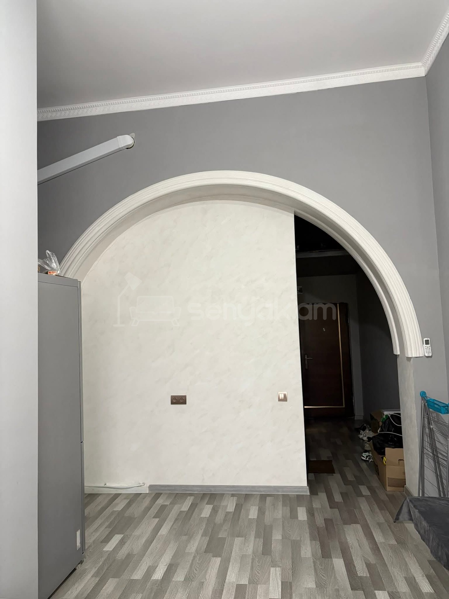 2 Սենյականոց Բնակարան Քարե Շենքում, 40քմ, 1/3 հարկ, Կապիտալ Վերանորոգված