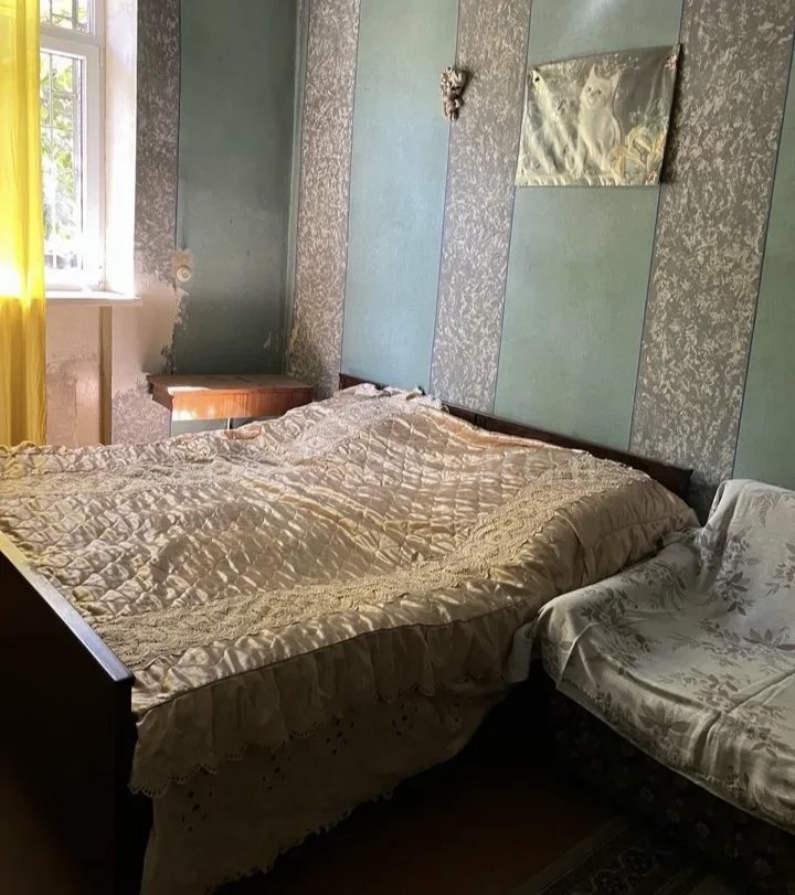 3 Սենյականոց Բնակարան Քարե Շենքում, 45քմ, 3/5 հարկ, Նորմալ Վիճակում, Կահավորված, Արևկող