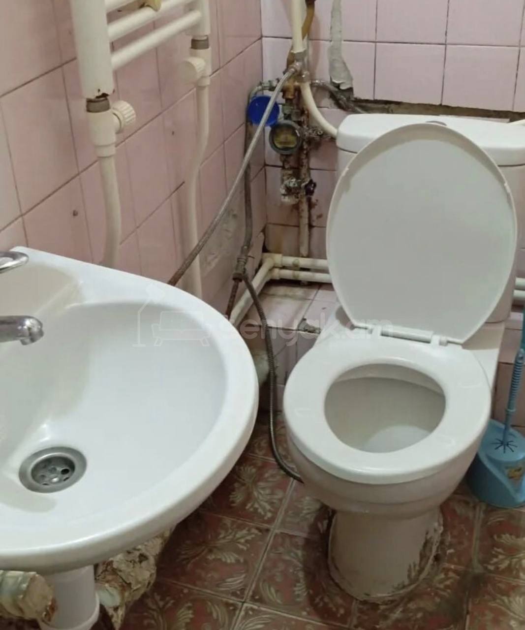 2 Սենյականոց Բնակարան Քարե Շենքում, 58քմ, 2/3 հարկ, Պետական Վիճակում, Կահավորված, Արևկող