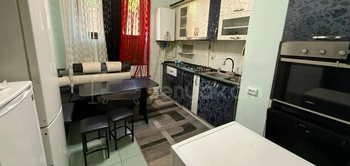 3 Սենյականոց Բնակարան Քարե Շենքում, 90քմ, 1/5 հարկ, Կապիտալ Վերանորոգված, Կահավորված