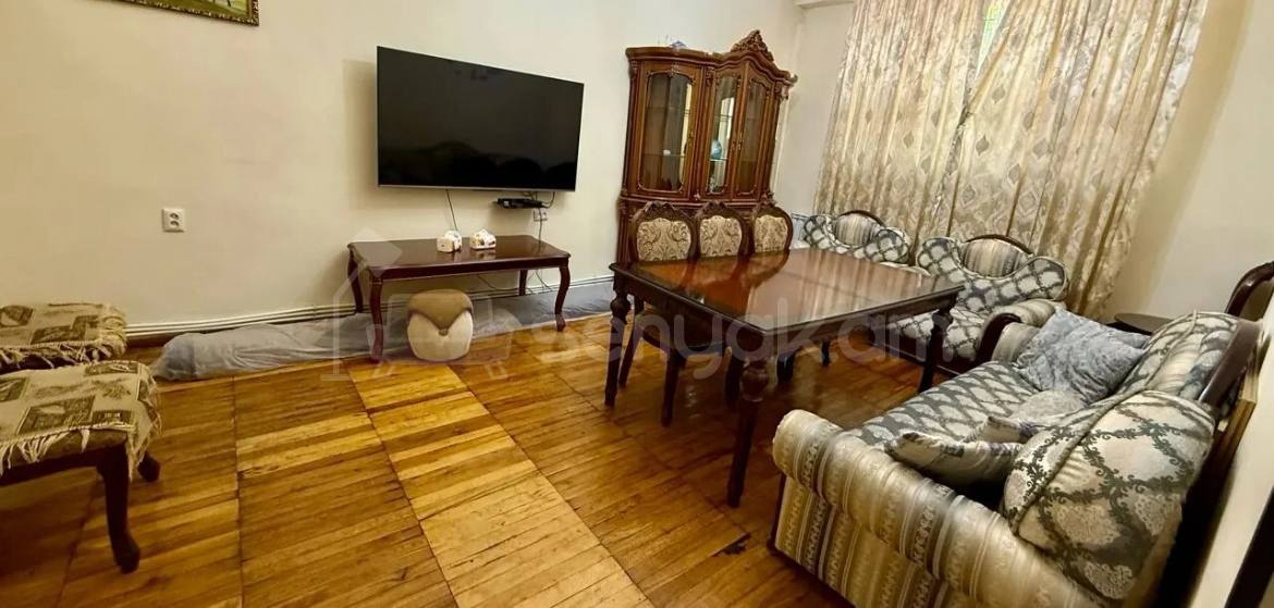 3 Սենյականոց Բնակարան Քարե Շենքում, 90քմ, 1/5 հարկ, Կապիտալ Վերանորոգված, Կահավորված