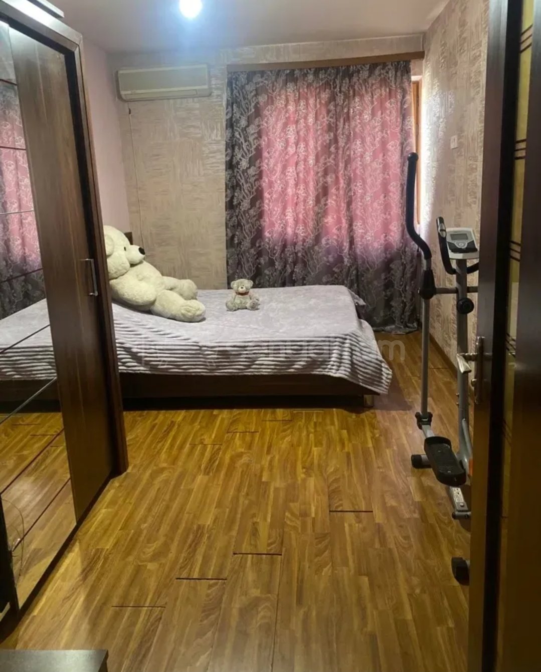 4 Սենյականոց Բնակարան Քարե Շենքում, 90քմ, 5/5 հարկ, Կապիտալ Վերանորոգված