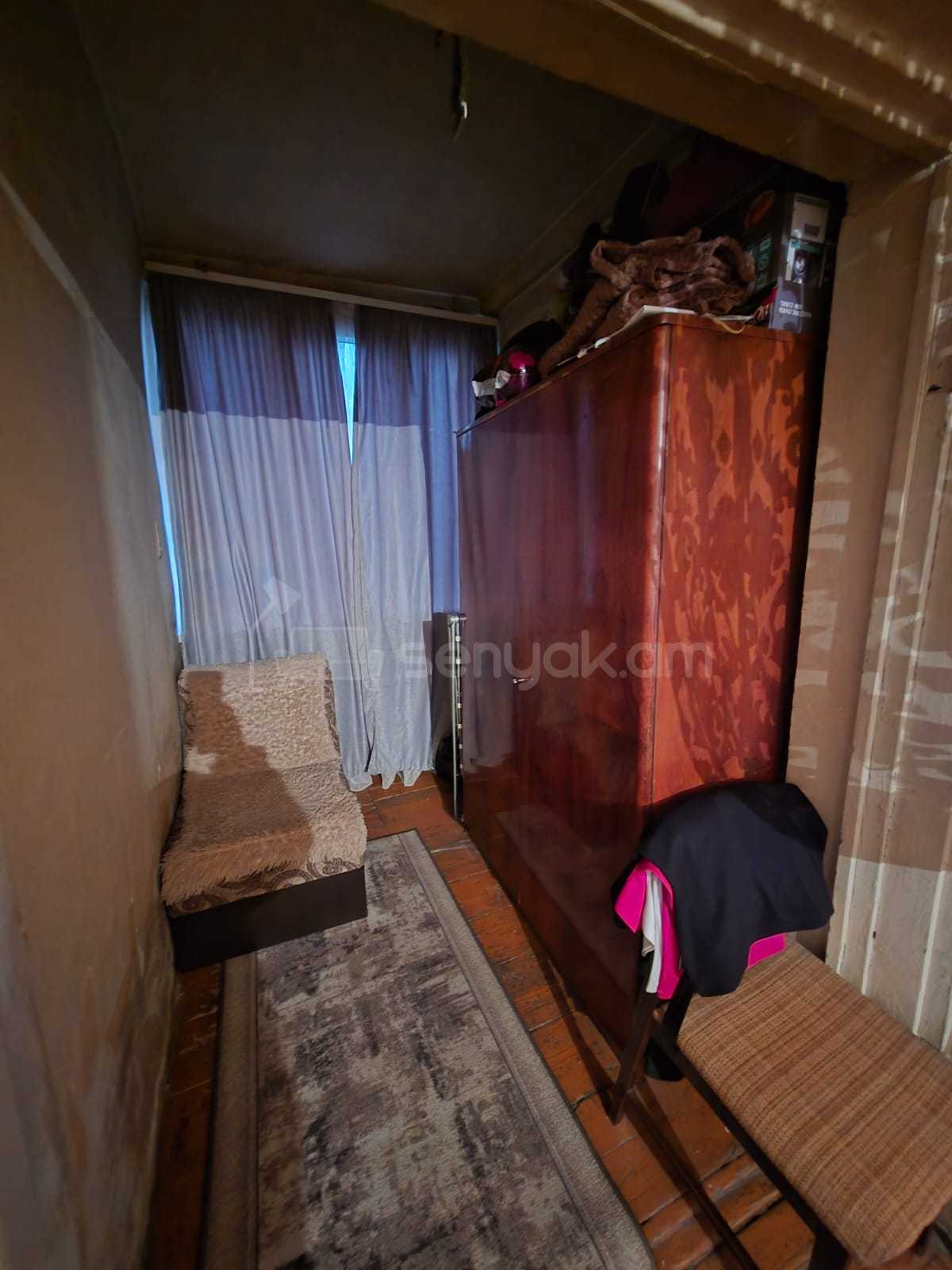 2 Սենյականոց Բնակարան Քարե Շենքում, 32քմ, 1/5 հարկ, Նորմալ Վիճակում