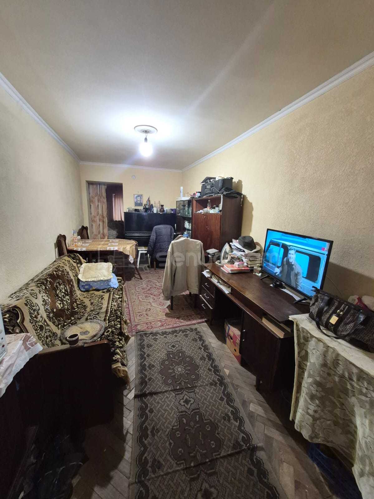 2 Սենյականոց Բնակարան Քարե Շենքում, 33քմ, 1/5 հարկ, Պետական Վիճակում