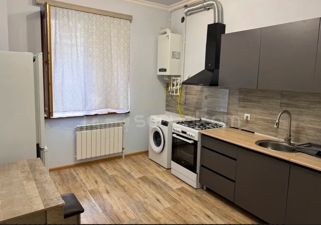 2 Սենյականոց Բնակարան Նորակառույցում, 65քմ, 1/17 հարկ, Կապիտալ Վերանորոգված, Կահավորված, Արևկող