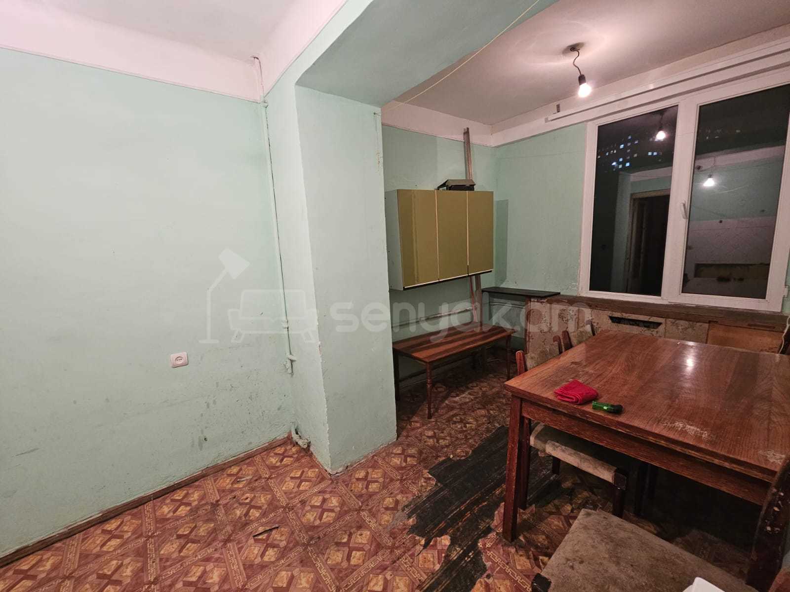 2 Սենյականոց Բնակարան Քարե Շենքում, 54քմ, 4/4 հարկ, Պետական Վիճակում
