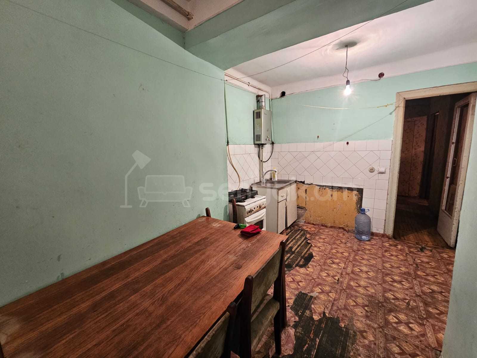 2 Սենյականոց Բնակարան Քարե Շենքում, 54քմ, 4/4 հարկ, Պետական Վիճակում