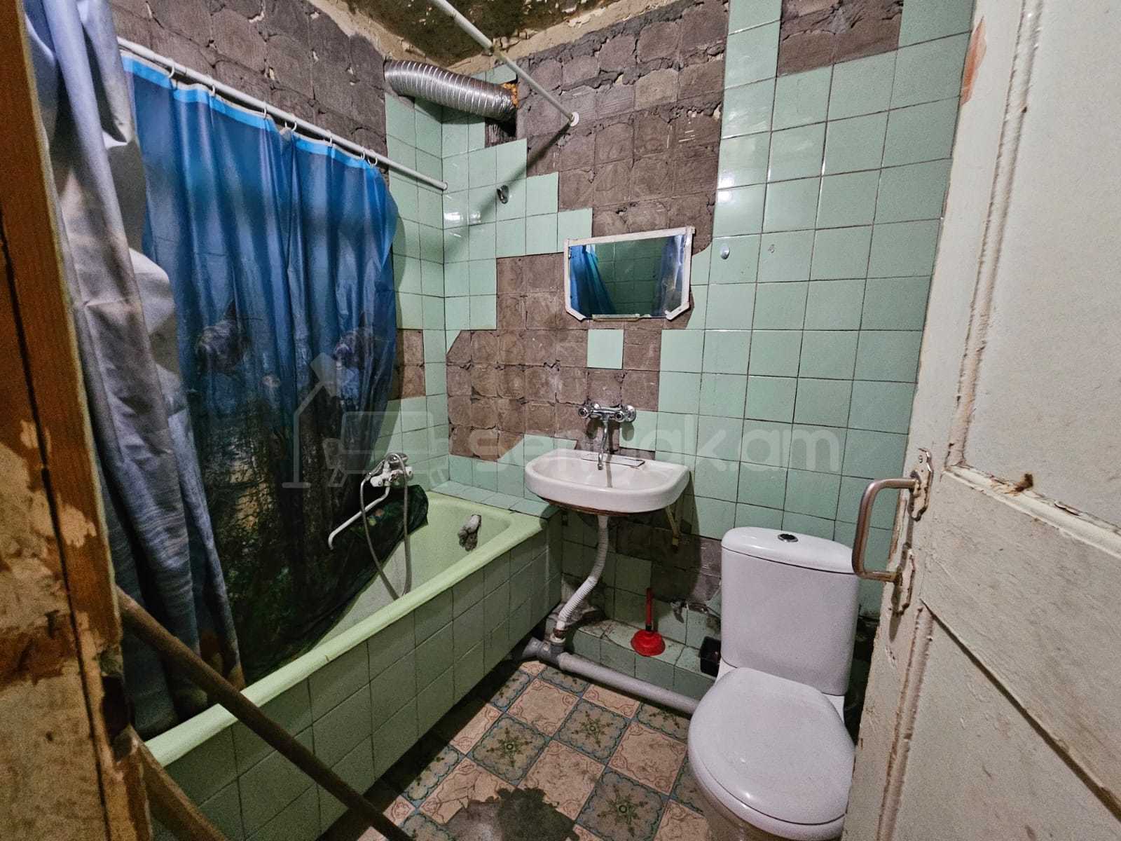 2 Սենյականոց Բնակարան Քարե Շենքում, 54քմ, 4/4 հարկ, Պետական Վիճակում