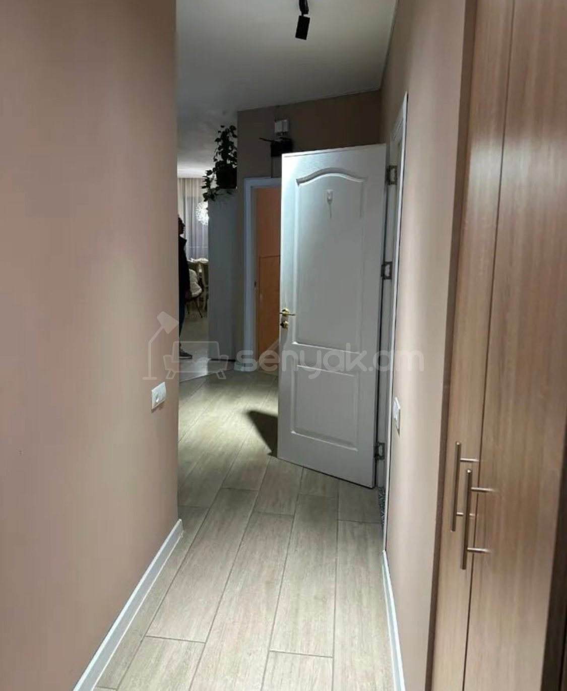3 Սենյականոց Բնակարան Նորակառույցում, 75քմ, 3/5 հարկ, Դիզայներական Վերանորոգված