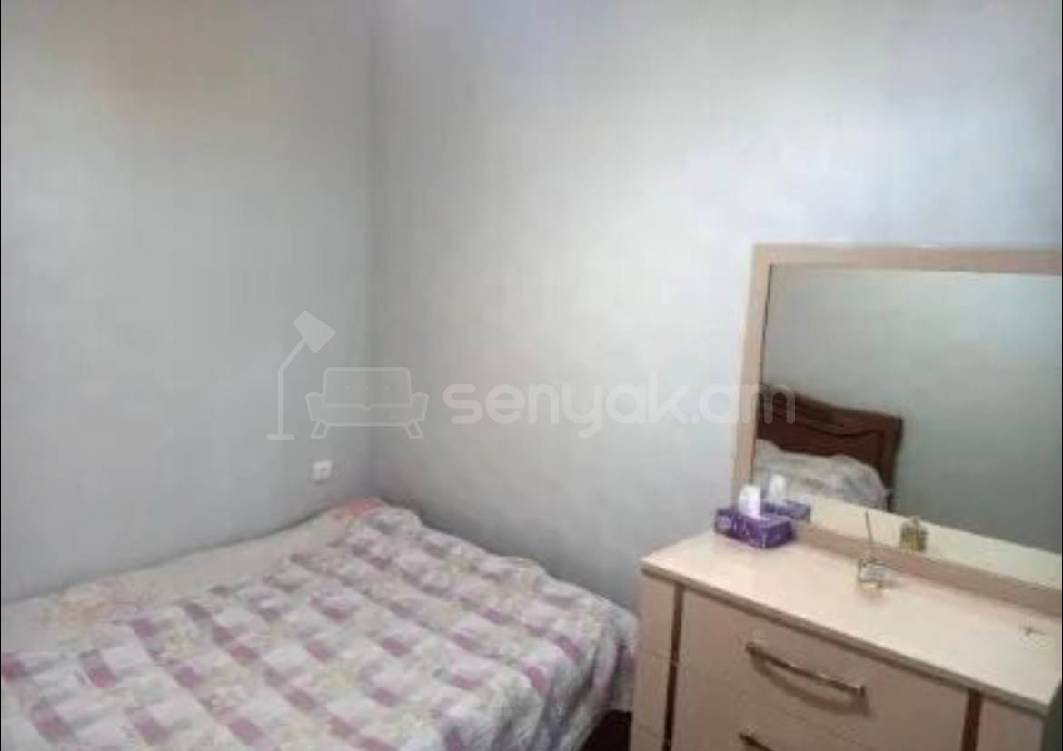 2 Սենյականոց Բնակարան Քարե Շենքում, 42քմ, 5/5 հարկ, Կապիտալ Վերանորոգված