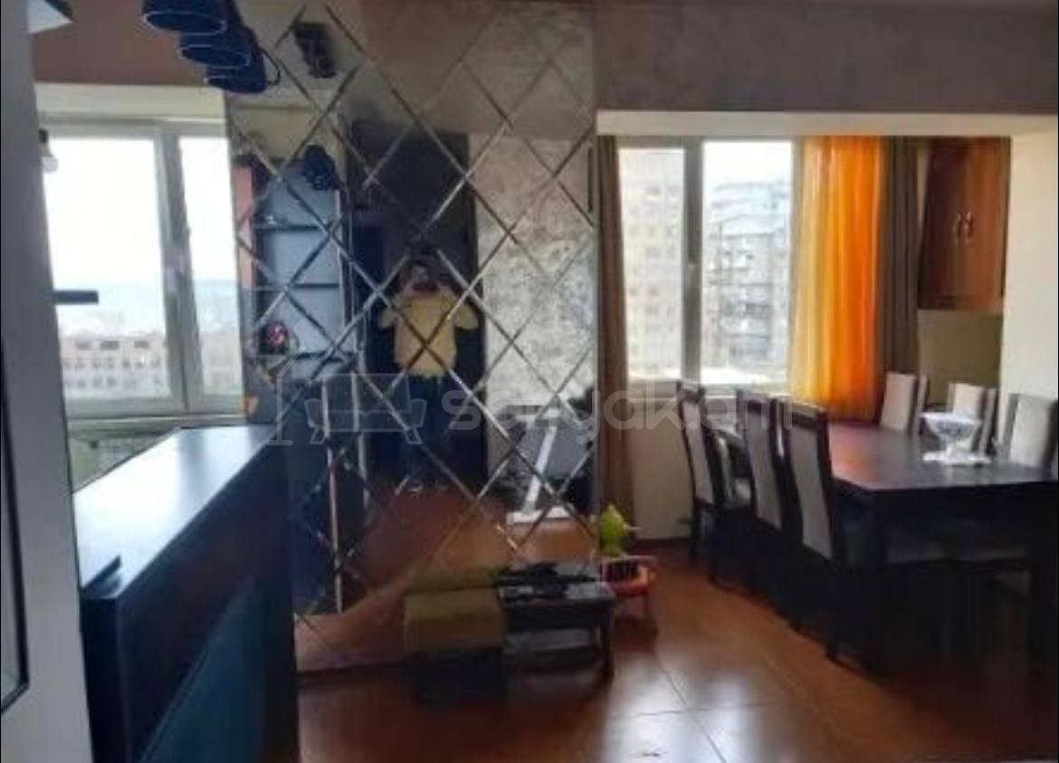 2 Սենյականոց Բնակարան Քարե Շենքում, 42քմ, 5/5 հարկ, Կապիտալ Վերանորոգված