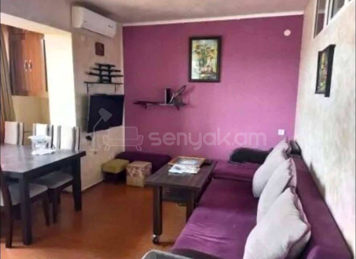 2 Սենյականոց Բնակարան Քարե Շենքում, 42քմ, 5/5 հարկ, Կապիտալ Վերանորոգված