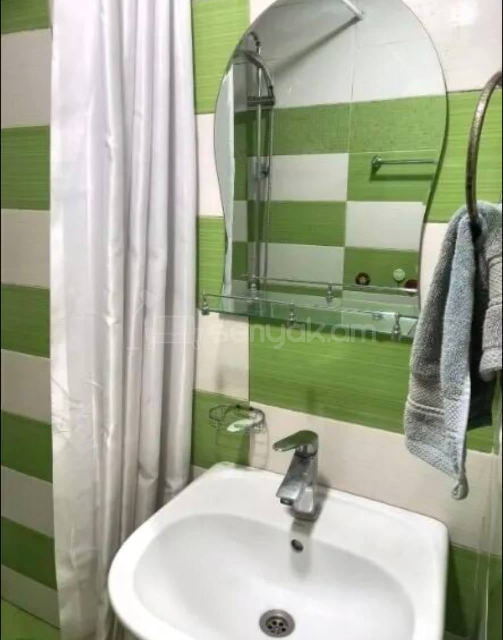 2 Սենյականոց Բնակարան Քարե Շենքում, 42քմ, 5/5 հարկ, Կապիտալ Վերանորոգված