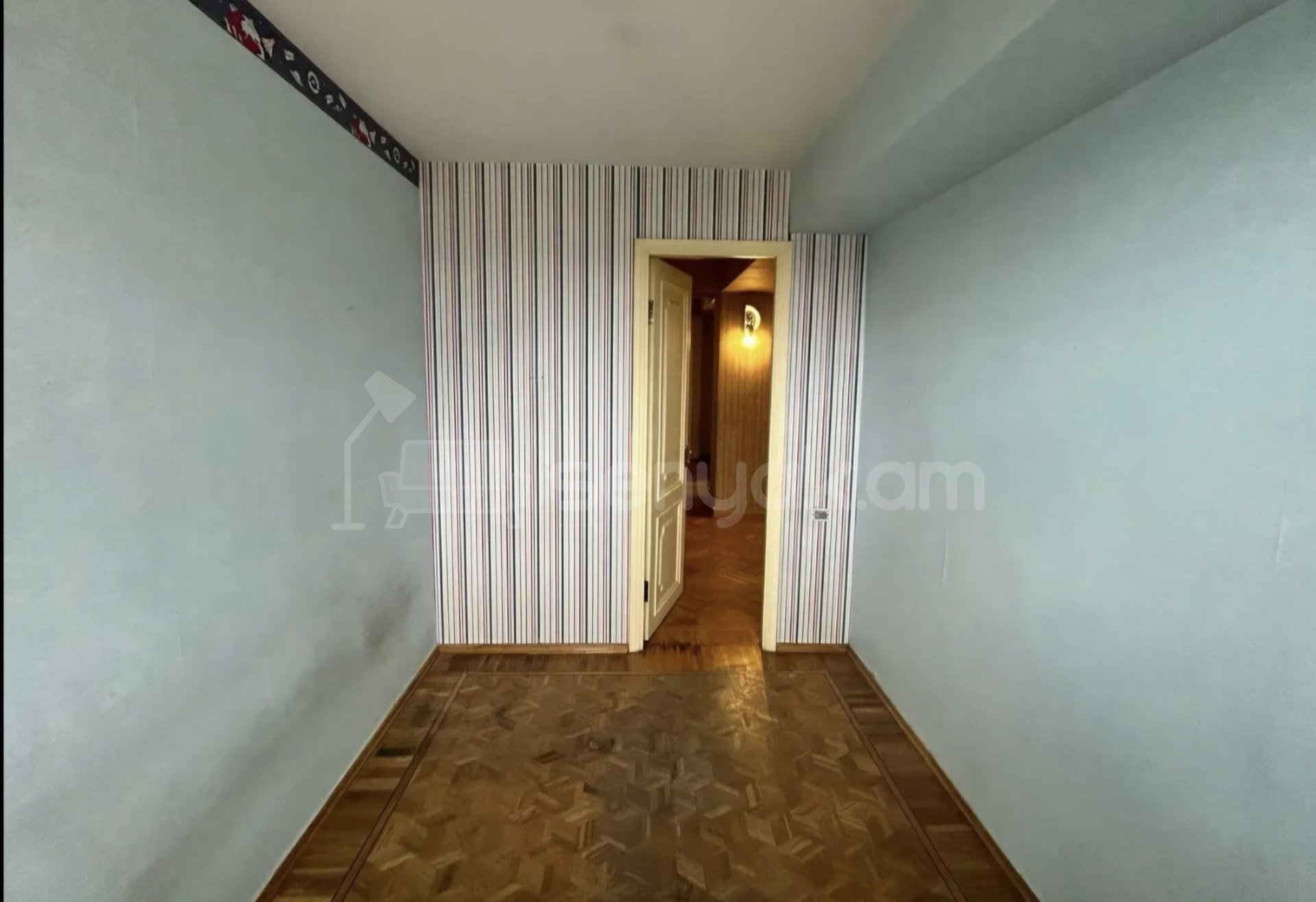 4 Սենյականոց Բնակարան, 105քմ, 9/14 հարկ, Պետական Վիճակում