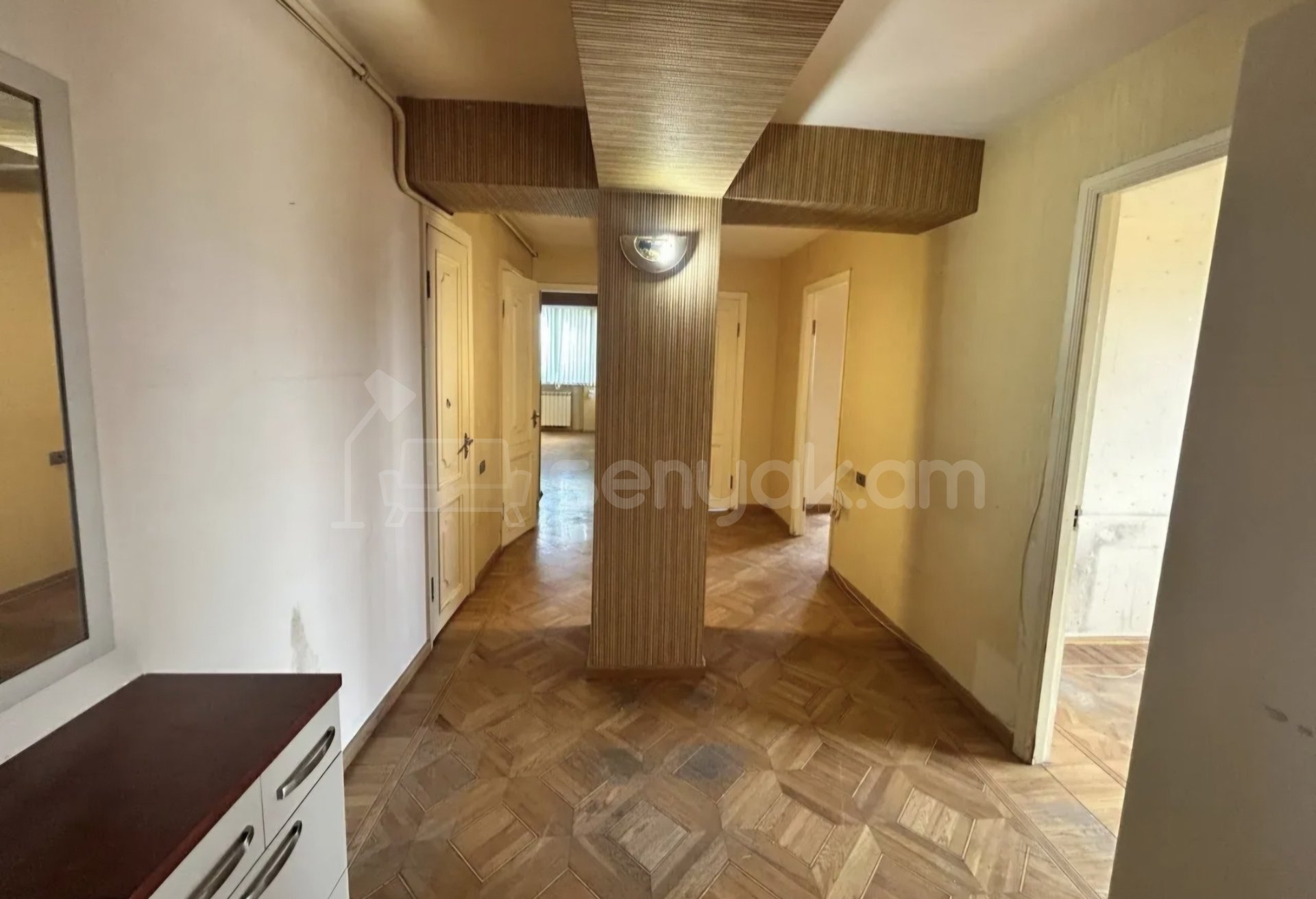 4 Սենյականոց Բնակարան, 105քմ, 9/14 հարկ, Պետական Վիճակում