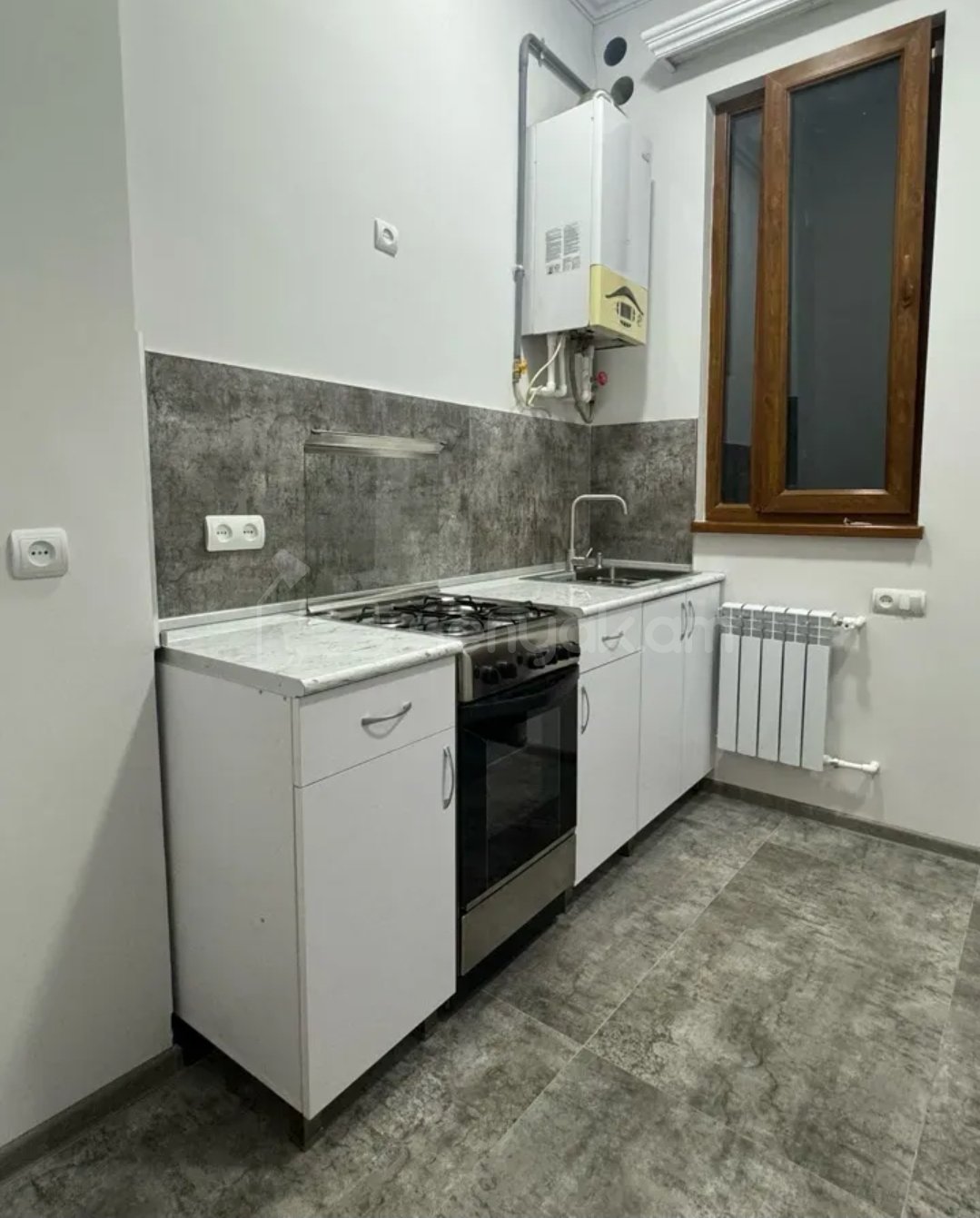 2 Սենյականոց Բնակարան Քարե Շենքում, 42քմ, 1/5 հարկ, Կապիտալ Վերանորոգված, Կահավորված, Արևկող