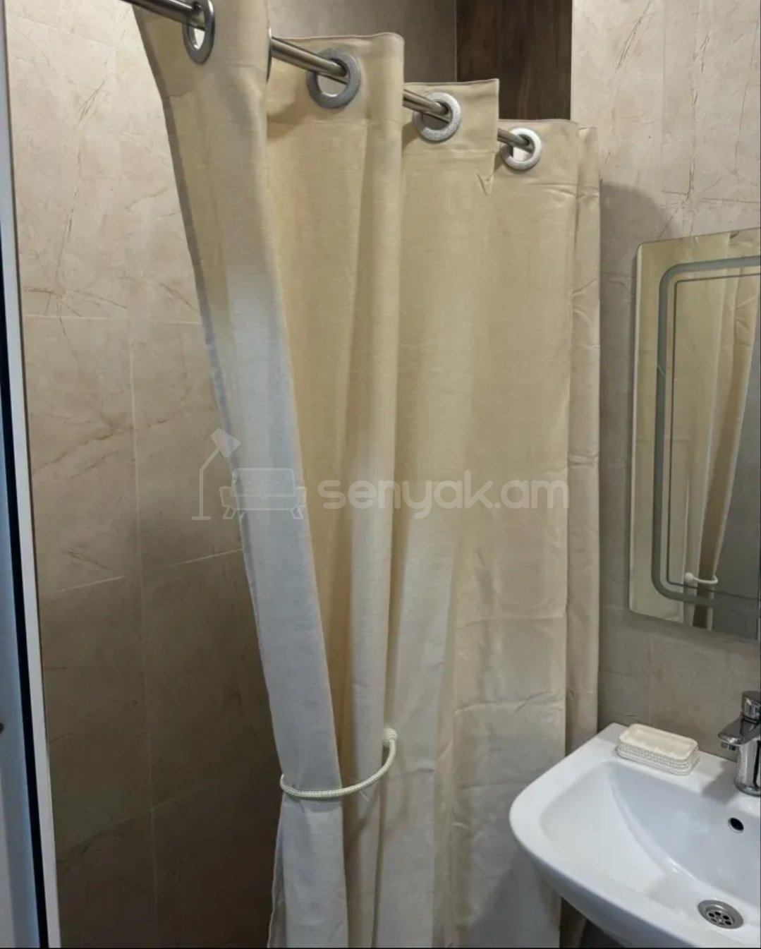 2 Սենյականոց Բնակարան Քարե Շենքում, 42քմ, 1/5 հարկ, Կապիտալ Վերանորոգված, Կահավորված, Արևկող