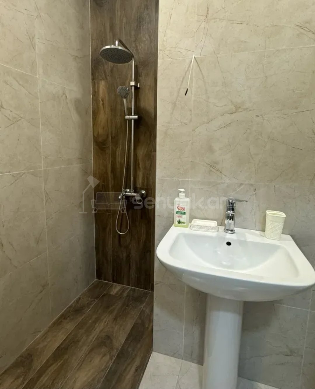 2 Սենյականոց Բնակարան Քարե Շենքում, 42քմ, 1/5 հարկ, Կապիտալ Վերանորոգված, Կահավորված, Արևկող