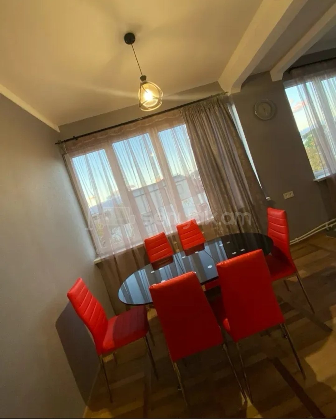 2 Սենյականոց Բնակարան Քարե Շենքում, 64քմ, 4/5 հարկ, Նորմալ Վիճակում, Կահավորված, Արևկող