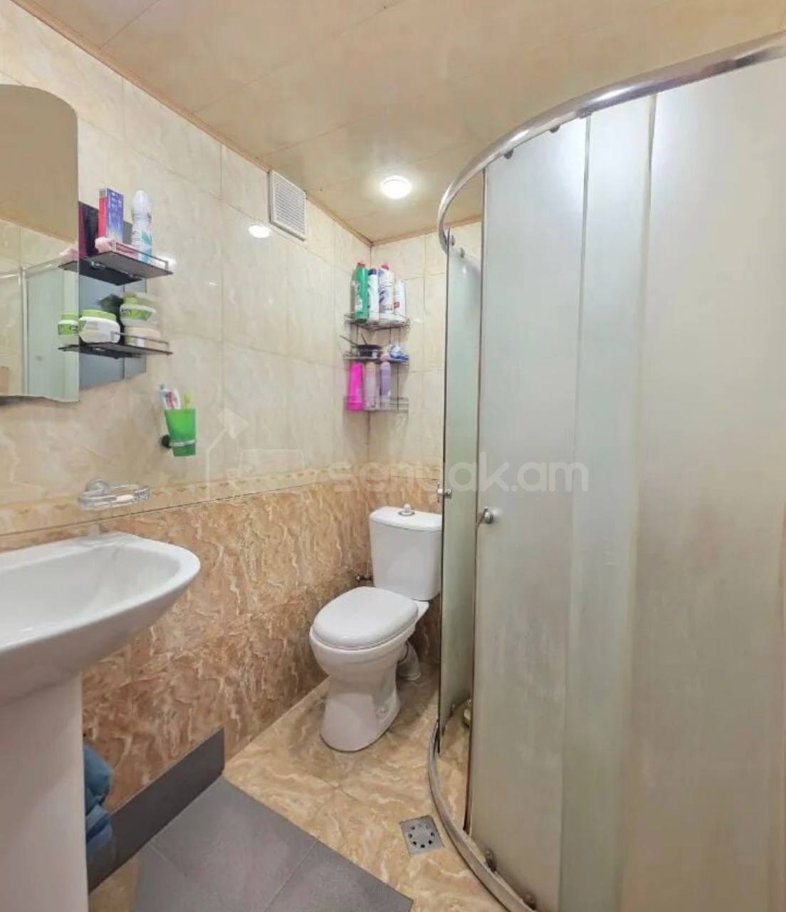 2 Սենյականոց Բնակարան Քարե Շենքում, 42քմ, 3/3 հարկ, Կոսմետիկ Վերանորոգված